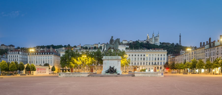 Place Bellecour à Lyon - Les Promoteurs Lyonnais